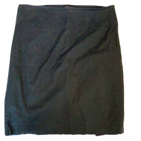 Black pencil skirt with stretch fabric to knee - Picture 2 of 6